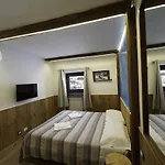 Lo Stambecco فندق
