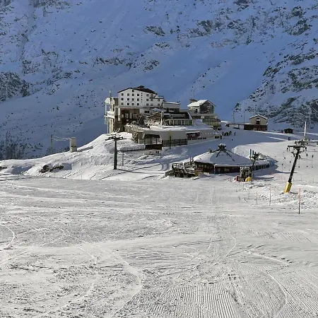 Lo Stambecco Hotel