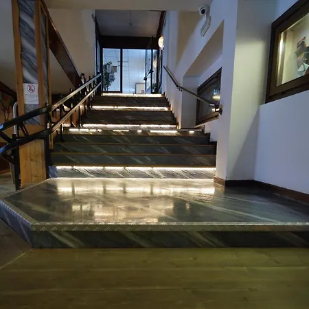 Hotel Lo Stambecco 3*