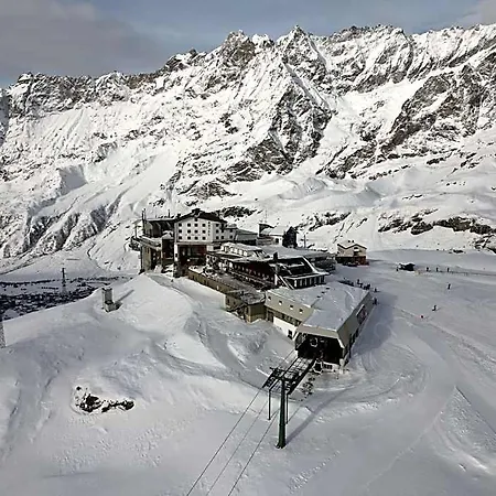 Lo Stambecco Hotel Breuil-Cervinia