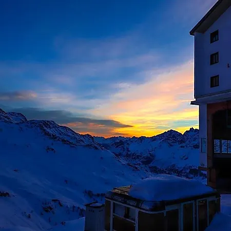 Lo Stambecco Hotel 3*