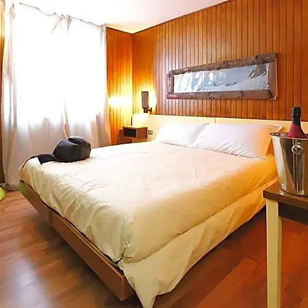 Hotel Lo Stambecco 3*