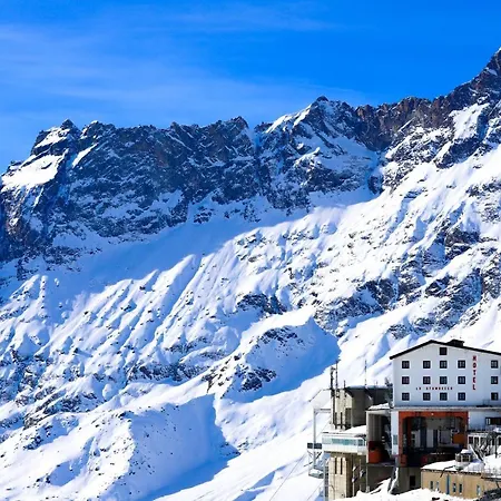 Lo Stambecco Hotel 3*