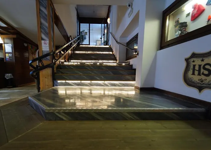 Hotel Lo Stambecco 3*